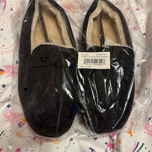 Black Faux Suede Moccasins - Picture 1 of 7